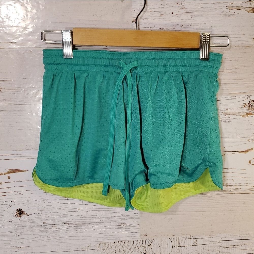 Champion green athletic shorts‎